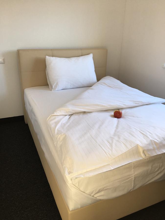 A1 Motel Inning Buitenkant foto